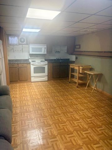 37 Simpson Lane, Freetown, MA 02702