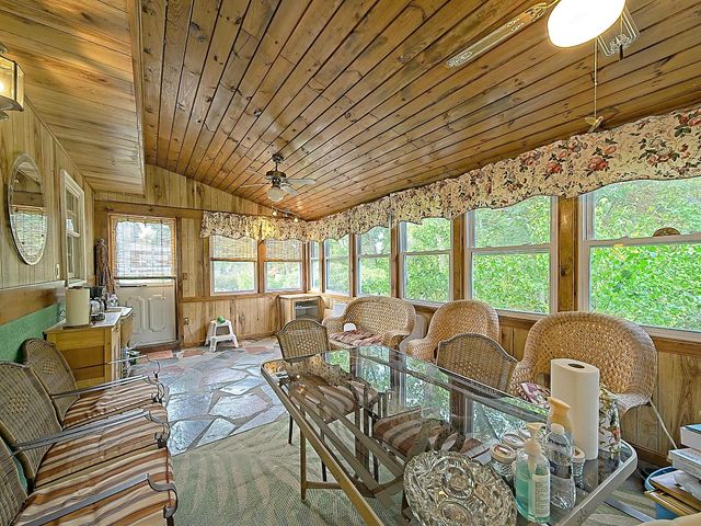 37 Simpson Lane, Freetown, MA 02702