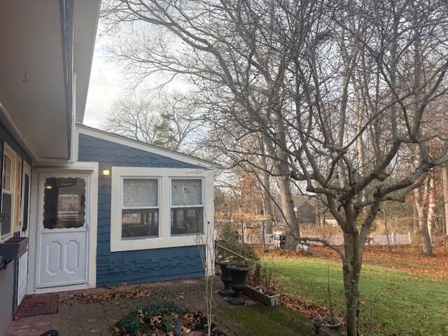 37 Simpson Lane, Freetown, MA 02702