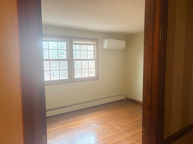 37 Simpson Lane, Freetown, MA 02702