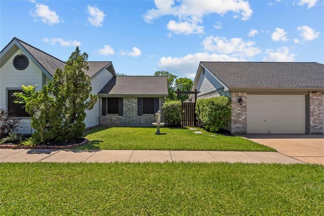 5018 Starboard Lane, Dickinson, TX 77539