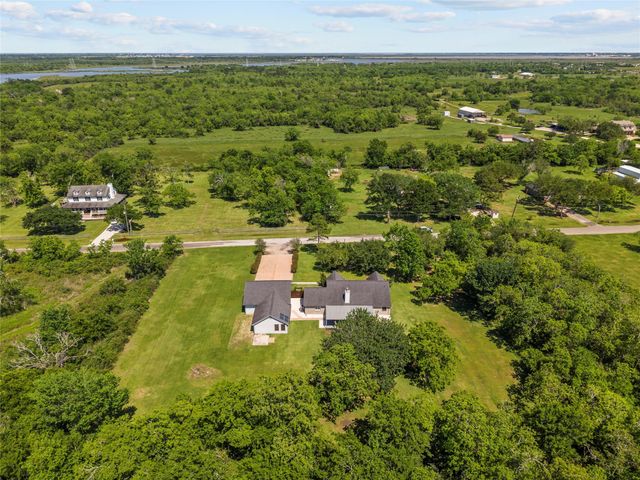 5018 Starboard Lane, Dickinson, TX 77539