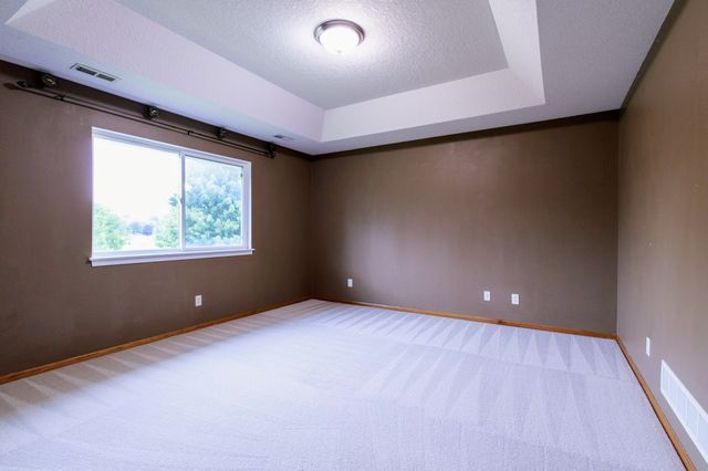 3910 122nd Street, Urbandale, IA 50323