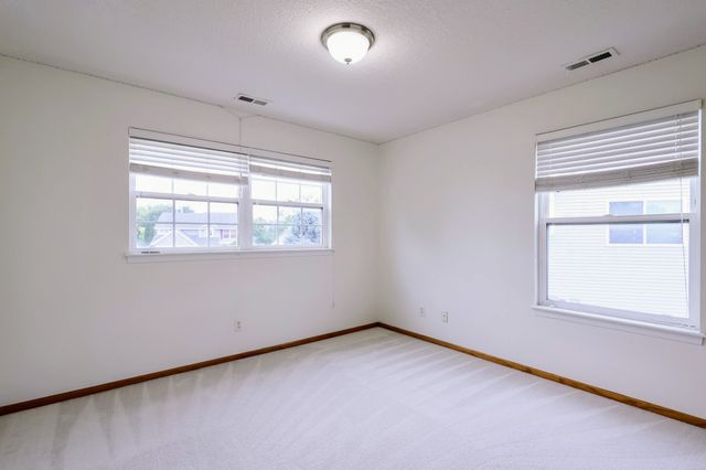 3910 122nd Street, Urbandale, IA 50323
