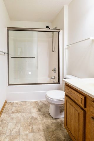 3910 122nd Street, Urbandale, IA 50323