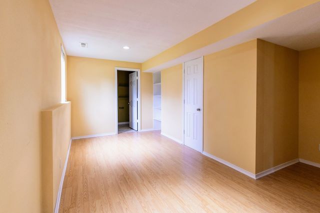 3910 122nd Street, Urbandale, IA 50323