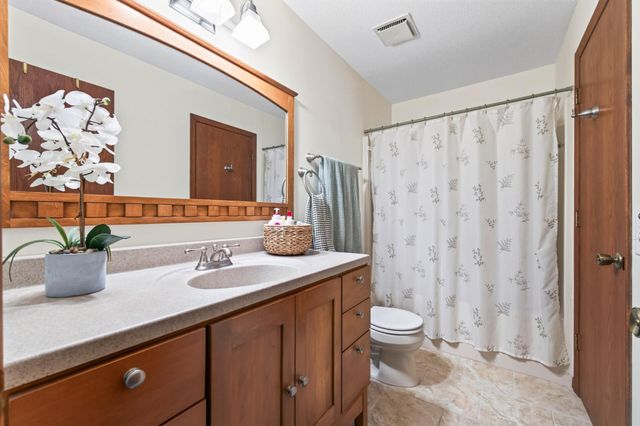 408-410 Cardigan Road, Shoreview, MN 55126