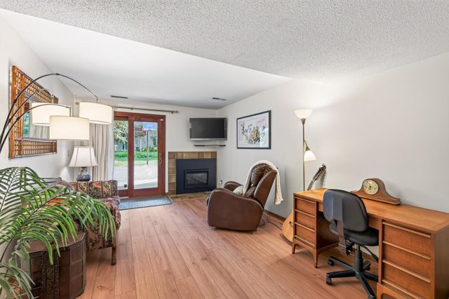 408-410 Cardigan Road, Shoreview, MN 55126