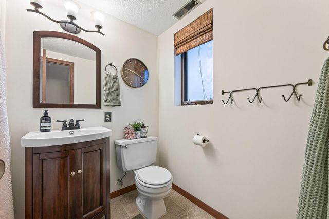 408-410 Cardigan Road, Shoreview, MN 55126