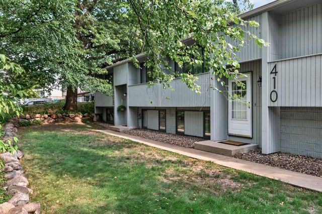 408-410 Cardigan Road, Shoreview, MN 55126