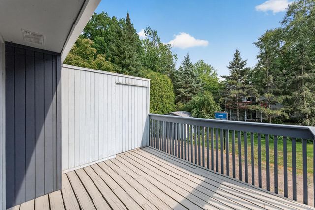 408-410 Cardigan Road, Shoreview, MN 55126