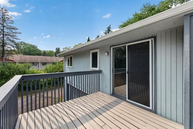 408-410 Cardigan Road, Shoreview, MN 55126