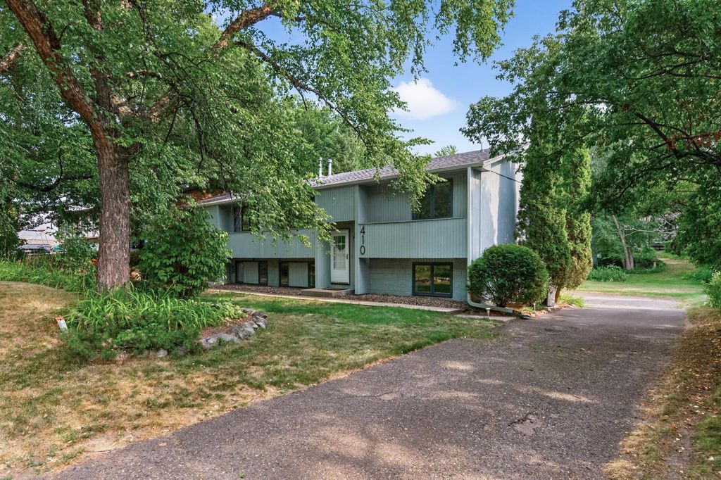 408-410 Cardigan Road, Shoreview, MN 55126 — photo 2