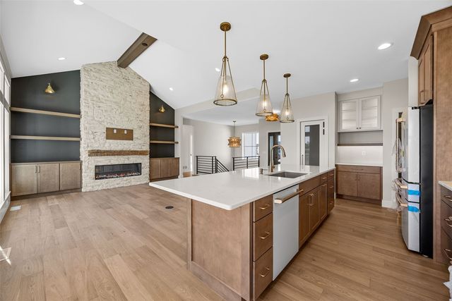 1986 Royal Oak Ridge Road, Marion, IA 52302