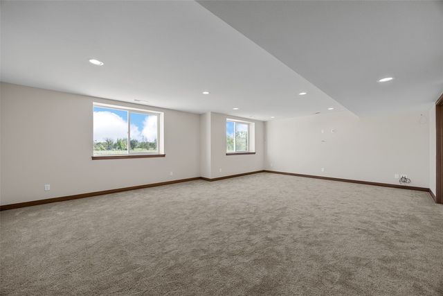 1986 Royal Oak Ridge Road, Marion, IA 52302