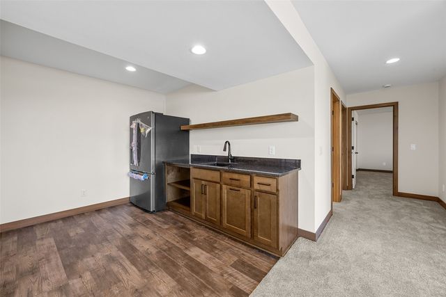 1986 Royal Oak Ridge Road, Marion, IA 52302