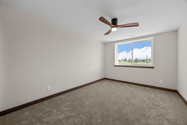 1986 Royal Oak Ridge Road, Marion, IA 52302