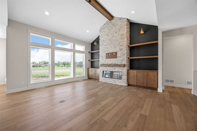 1986 Royal Oak Ridge Road, Marion, IA 52302