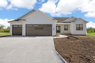 1986 Royal Oak Ridge Road, Marion, IA 52302
