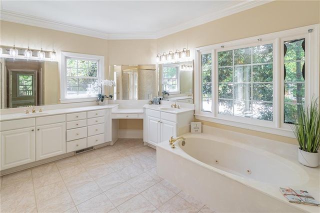 2169 Glenmore Lane, Snellville, GA 30078