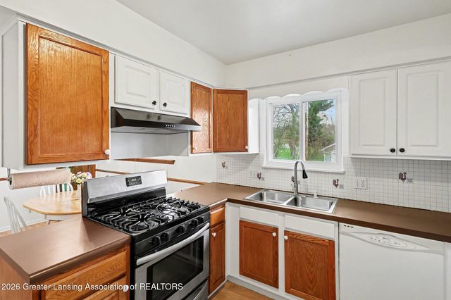 3678 Trianon Trail, Holt, MI 48842
