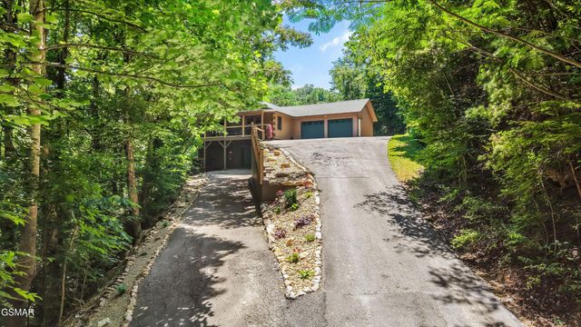 288 Panther Creek Road, Sevierville, TN 37876