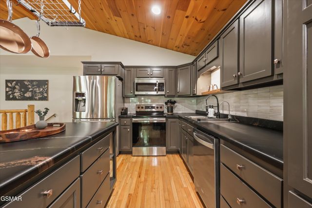 288 Panther Creek Road, Sevierville, TN 37876