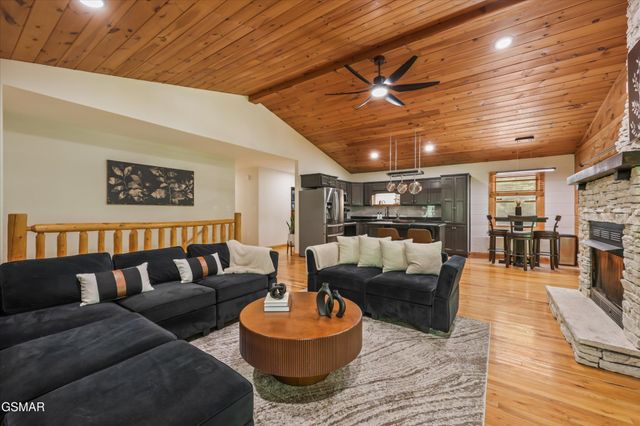 288 Panther Creek Road, Sevierville, TN 37876