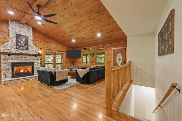 288 Panther Creek Road, Sevierville, TN 37876