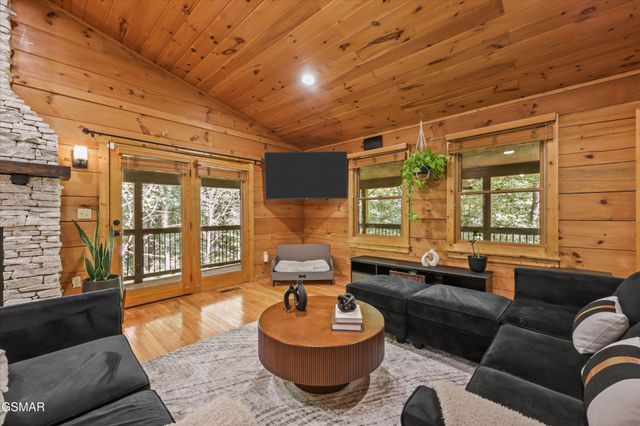 288 Panther Creek Road, Sevierville, TN 37876