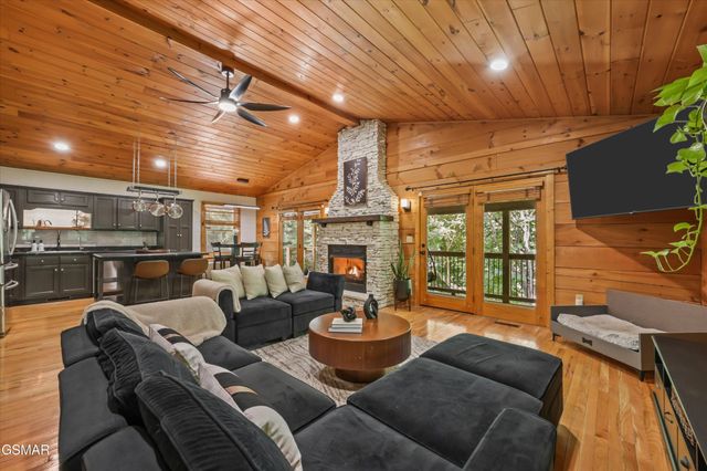 288 Panther Creek Road, Sevierville, TN 37876