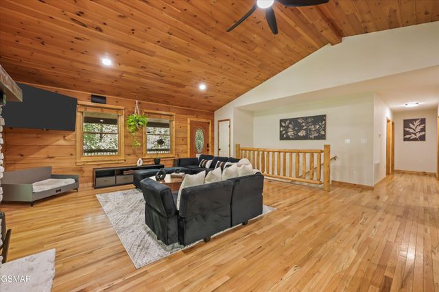 288 Panther Creek Road, Sevierville, TN 37876