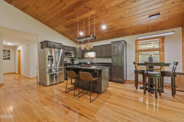 288 Panther Creek Road, Sevierville, TN 37876