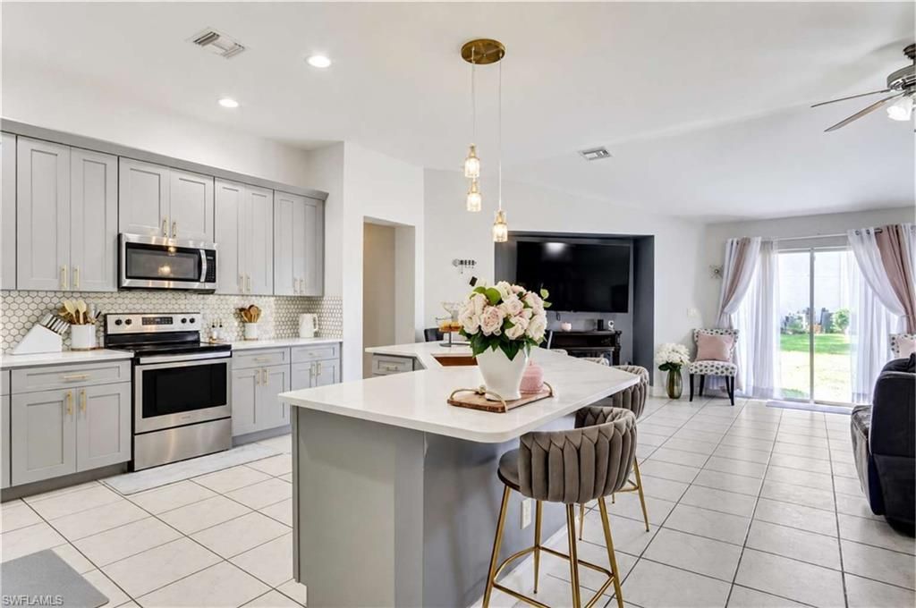 18330 Beauty Berry CT, LEHIGH ACRES, FL 33972 — photo 5