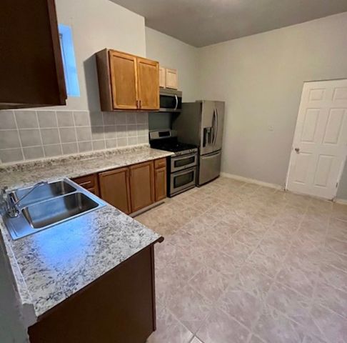 4039 W Wilcox Street 2, Chicago, IL 60624