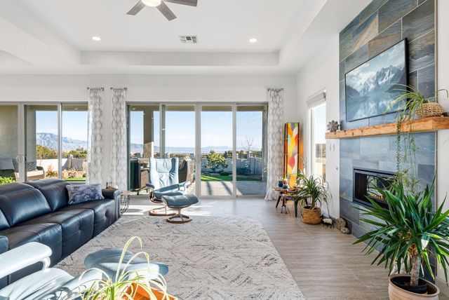 5731 Venada Court NE, Rio Rancho, NM 87144