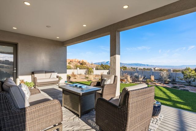 5731 Venada Court NE, Rio Rancho, NM 87144