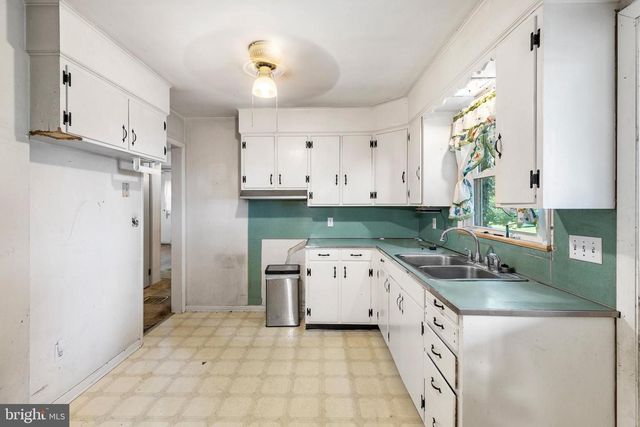 1230 ORCHARD RD, Lititz, PA 17543