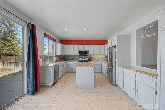 172 Goldenrod Avenue, Perris, CA 92570