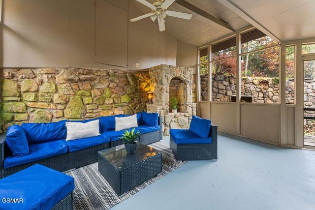 560 Buckhorn Road, Gatlinburg, TN 37738