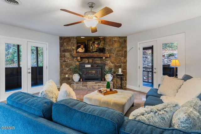 560 Buckhorn Road, Gatlinburg, TN 37738
