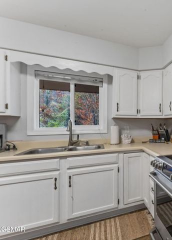560 Buckhorn Road, Gatlinburg, TN 37738