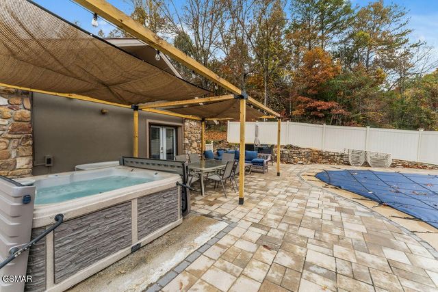 560 Buckhorn Road, Gatlinburg, TN 37738
