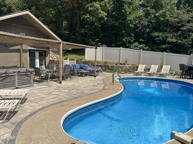 560 Buckhorn Road, Gatlinburg, TN 37738