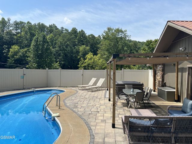 560 Buckhorn Road, Gatlinburg, TN 37738