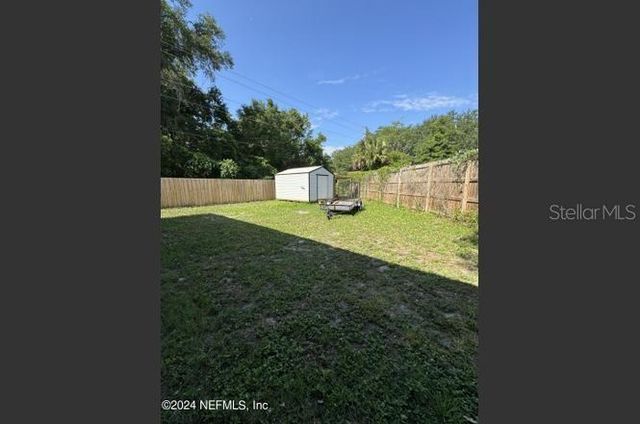 6107 W 1ST MNR, Palatka, FL 32177