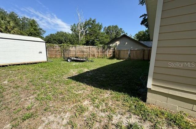 6107 W 1ST MNR, Palatka, FL 32177