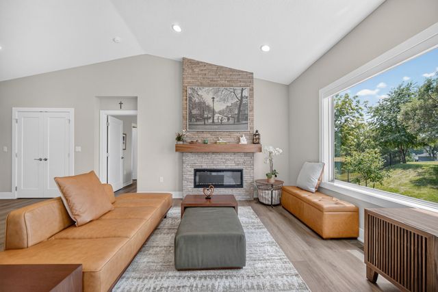 9309 Bellflower Lane, Norwalk, IA 50211
