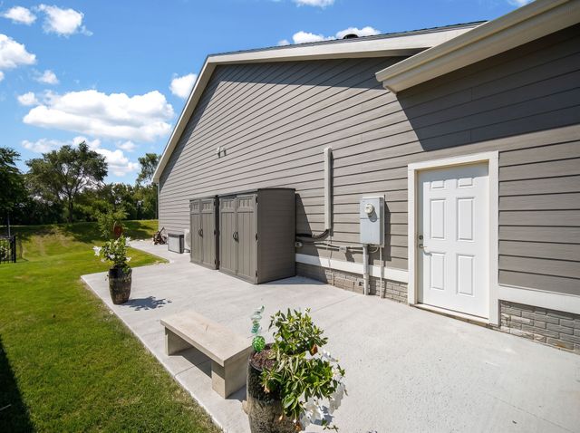9309 Bellflower Lane, Norwalk, IA 50211