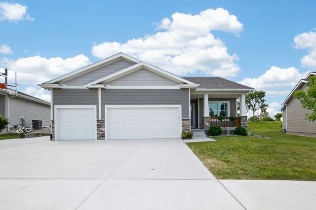 9309 Bellflower Lane, Norwalk, IA 50211